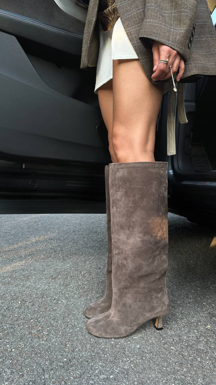Boots with a trendy wide toe