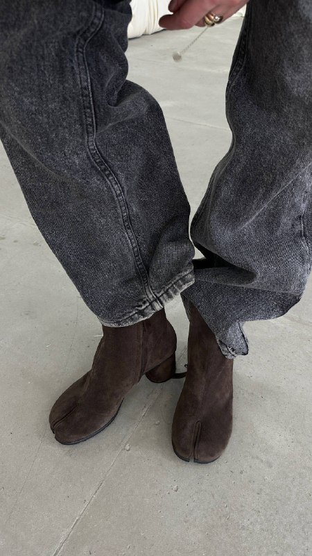 Elegant Tabi ankle boots - Image 7