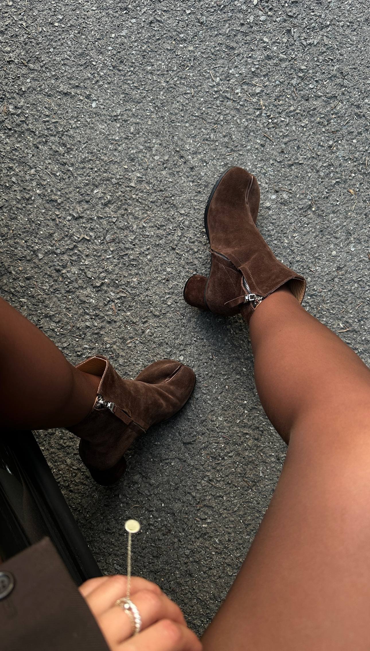 Elegant Tabi ankle boots - Image 3