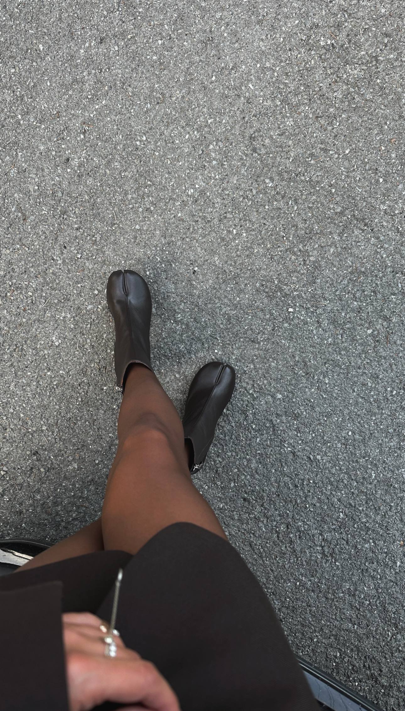 Elegant Tabi ankle boots