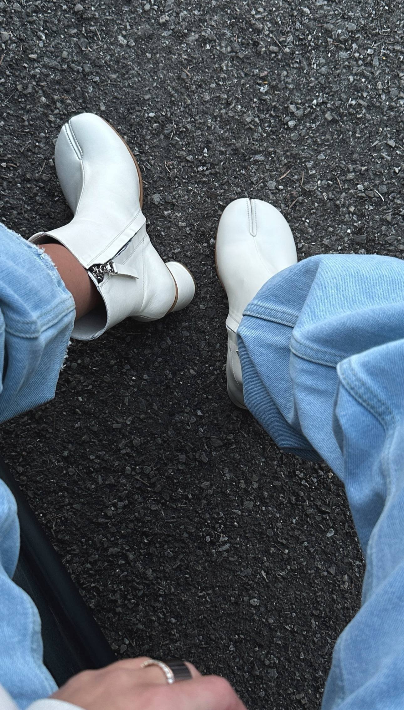 Elegant Tabi ankle boots