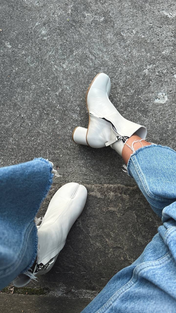 Elegant Tabi ankle boots - Image 10