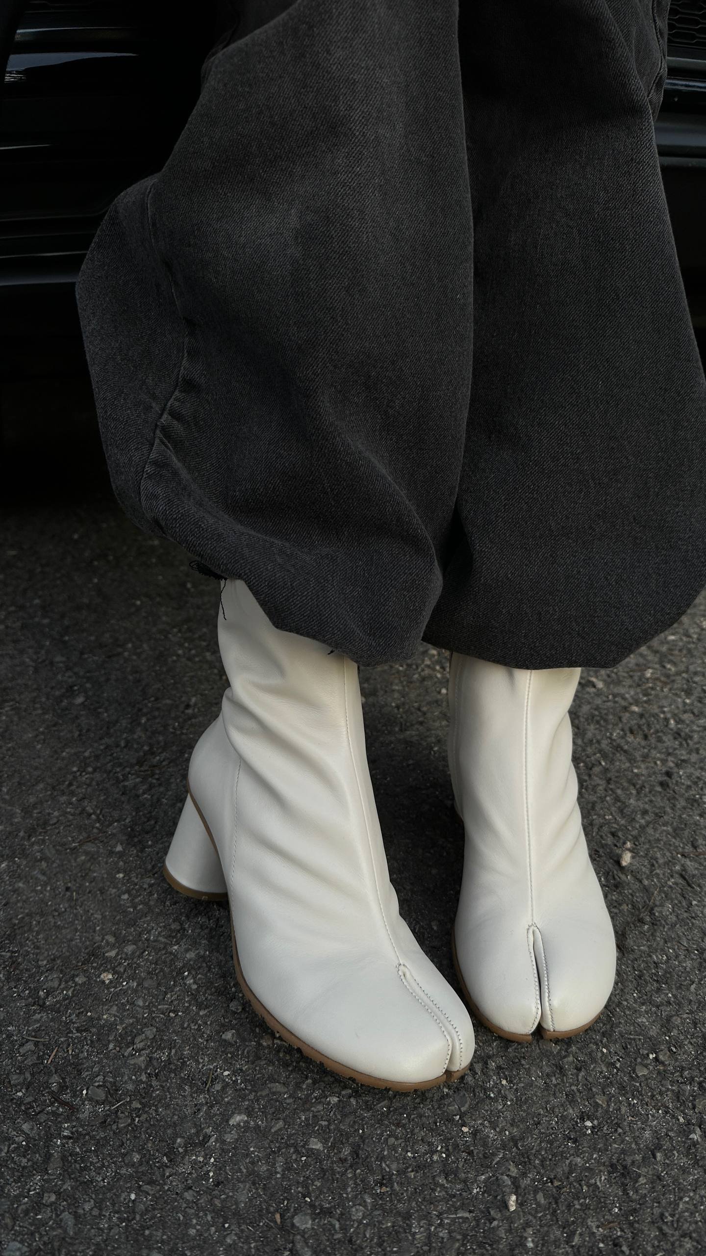Elegant Tabi ankle boots - Image 8