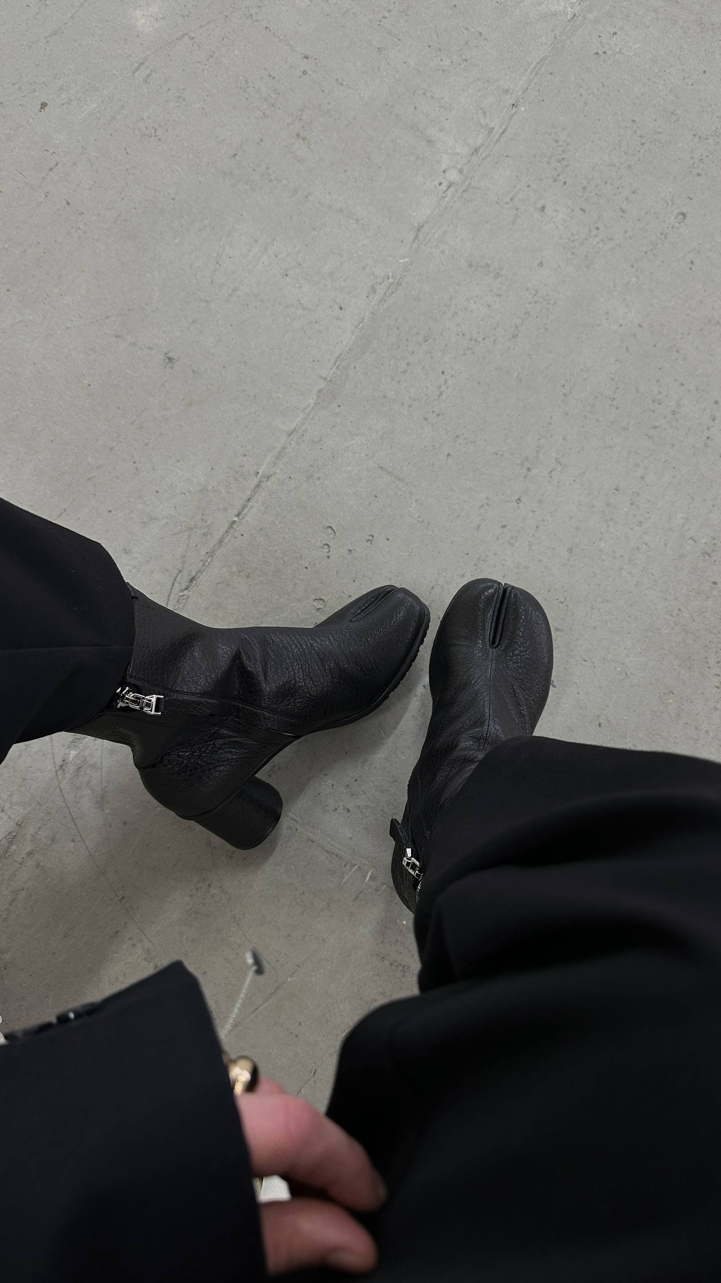 Elegant Tabi ankle boots - Image 2