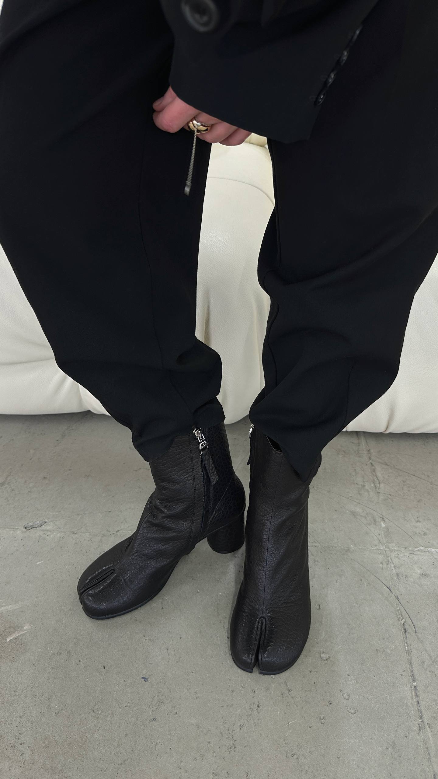 Elegant Tabi ankle boots - Image 3
