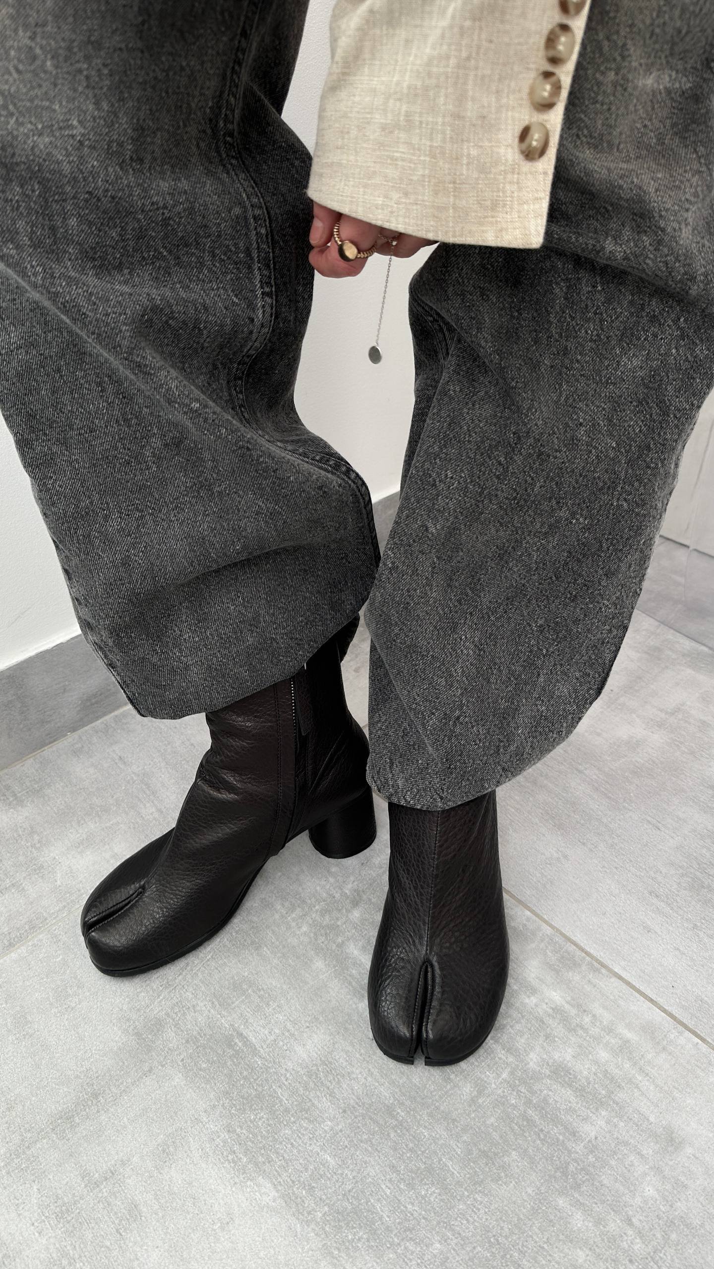 Elegant Tabi ankle boots - Image 5