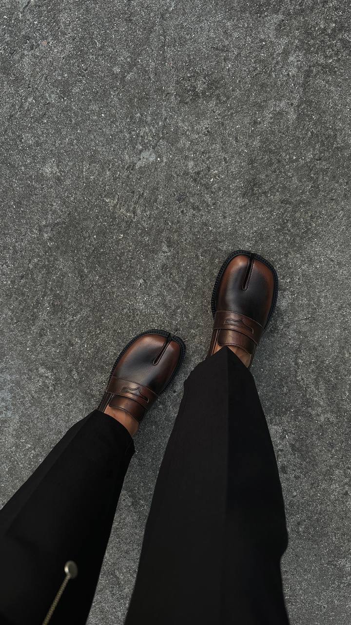 Conceptual loafer-tabis