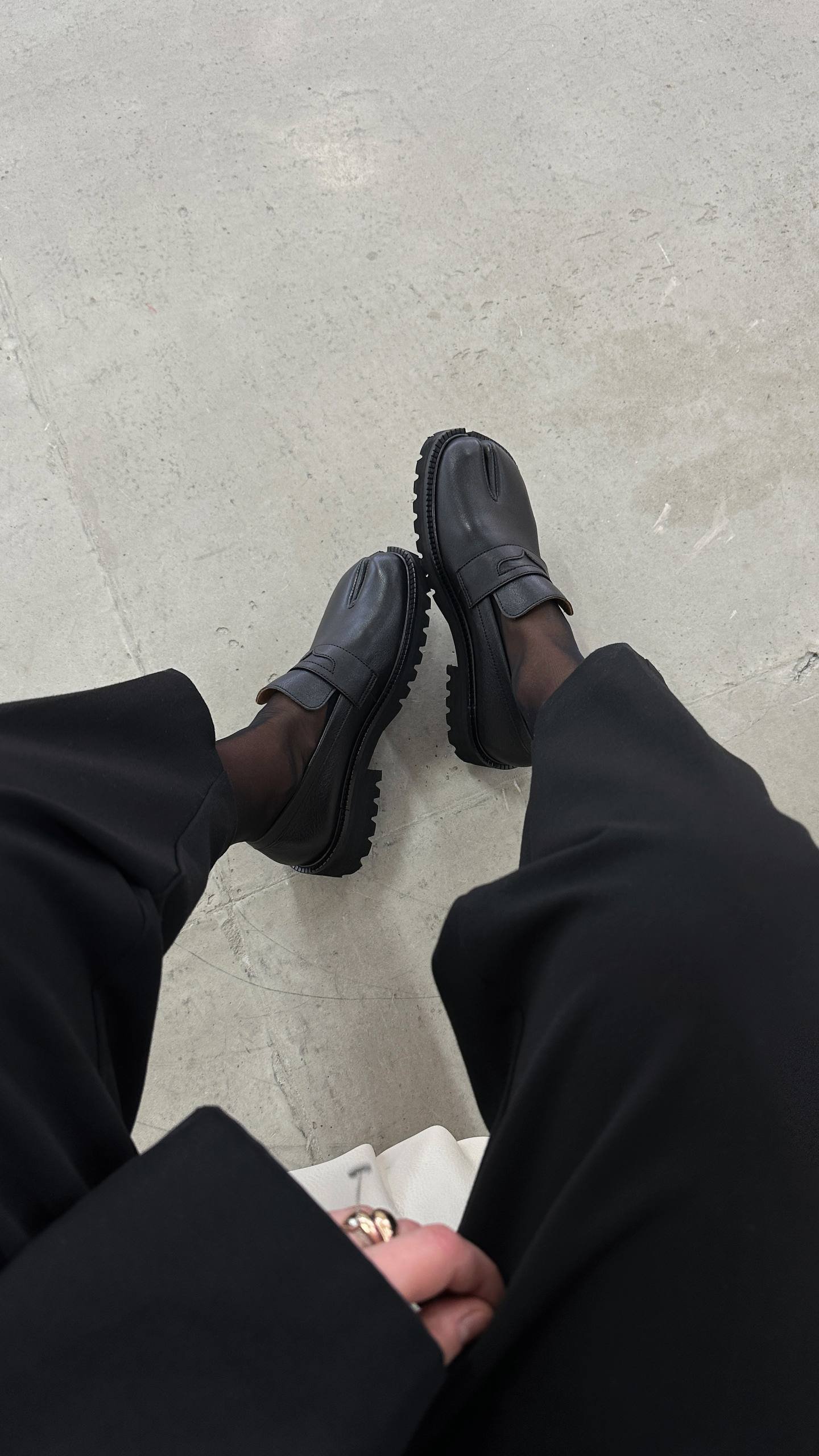 Conceptual loafer-tabis