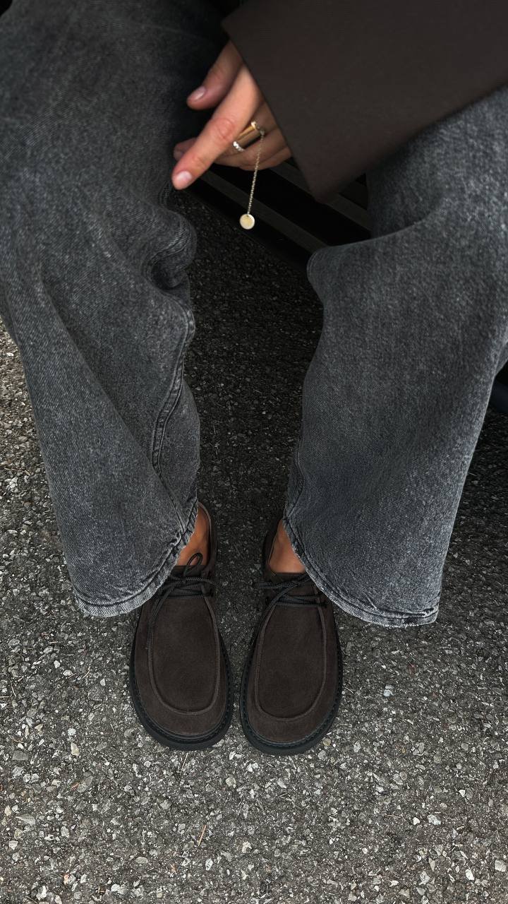 Derby shoes with a wide toe box
