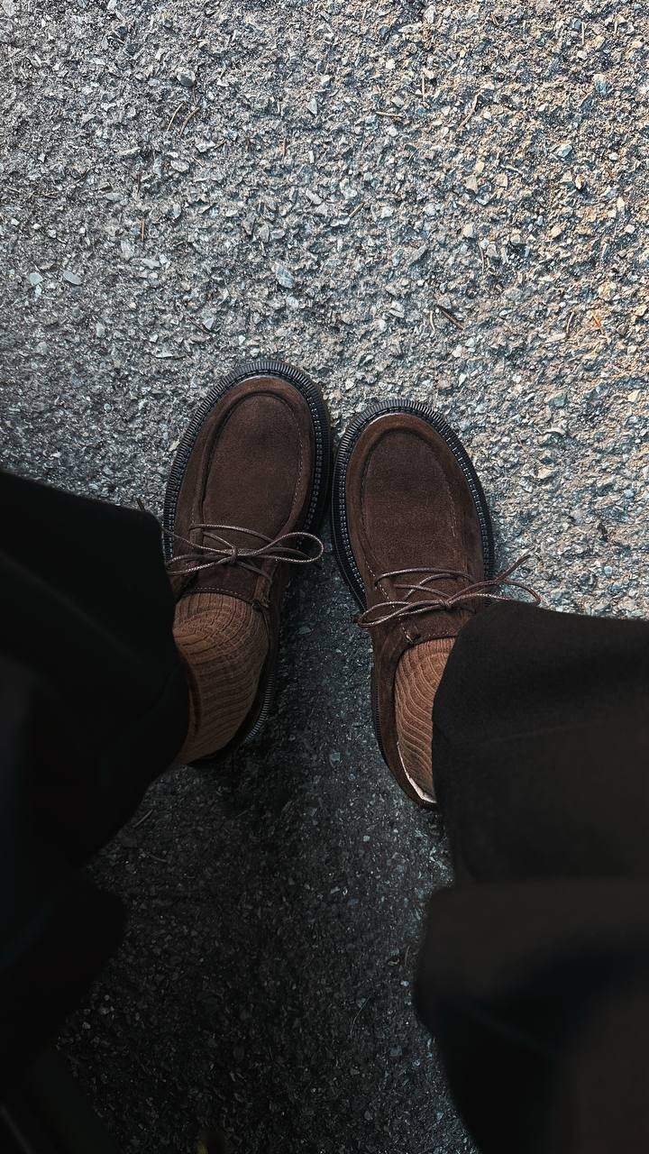 Derby shoes with a cushioned insole - Image 4