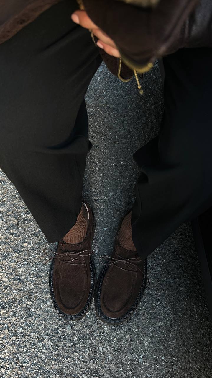 Derby shoes with a cushioned insole - Image 5