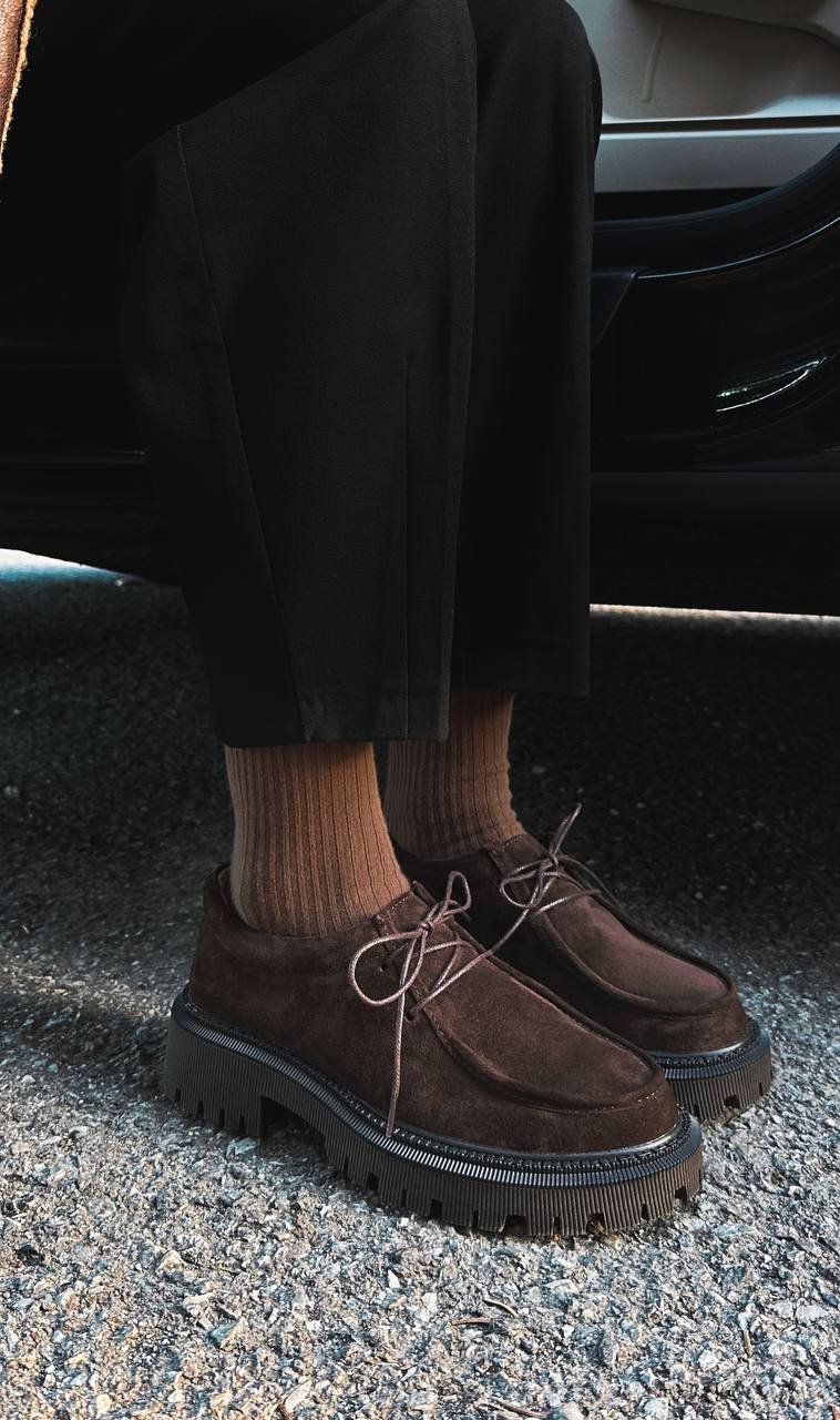 Derby shoes with a cushioned insole - Image 10