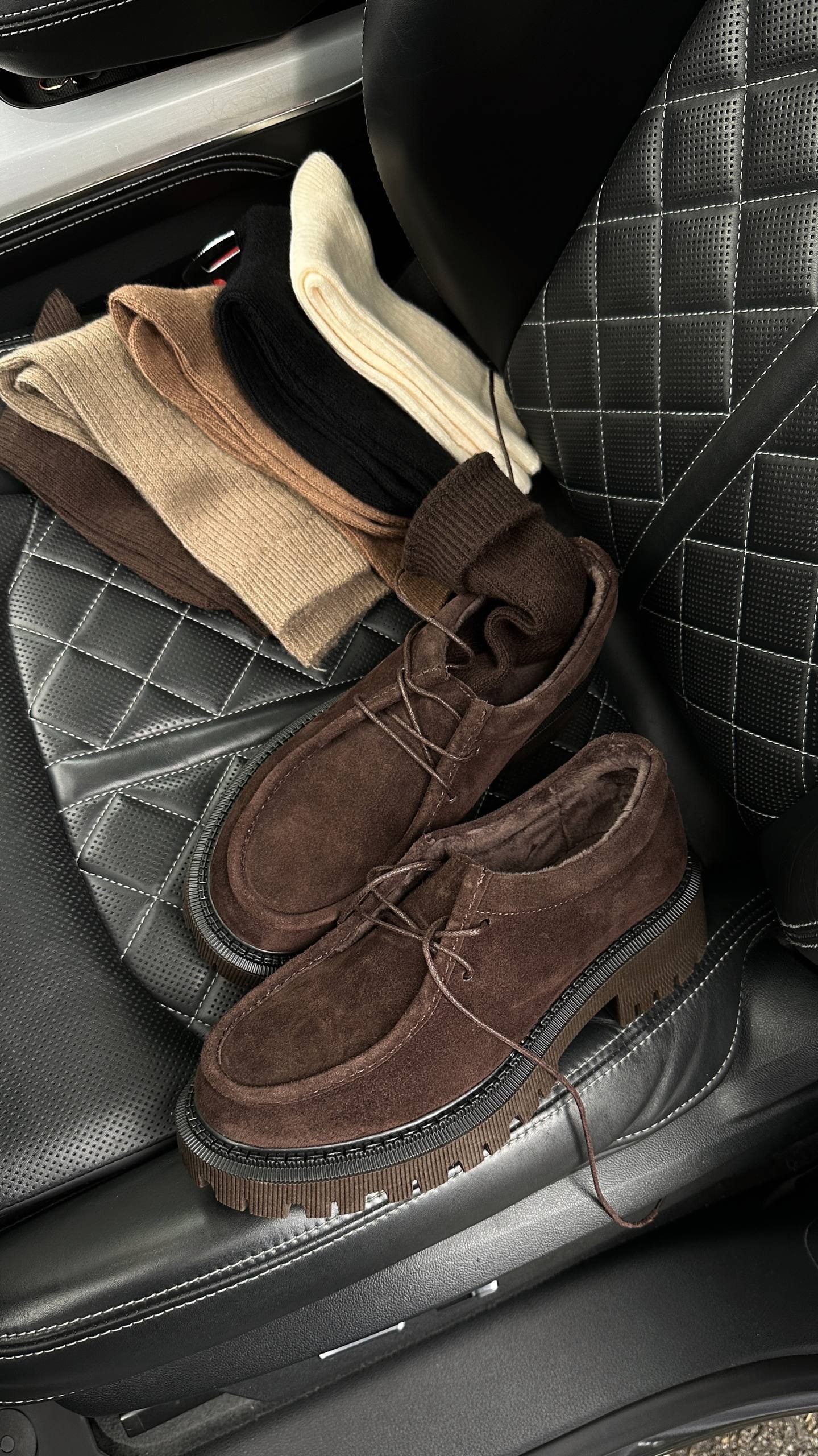 Derby shoes with a fleece lining - Image 9