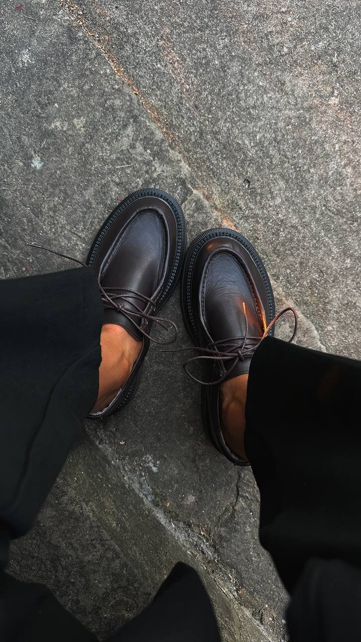 Derby shoes with a cushioned insole - Image 14