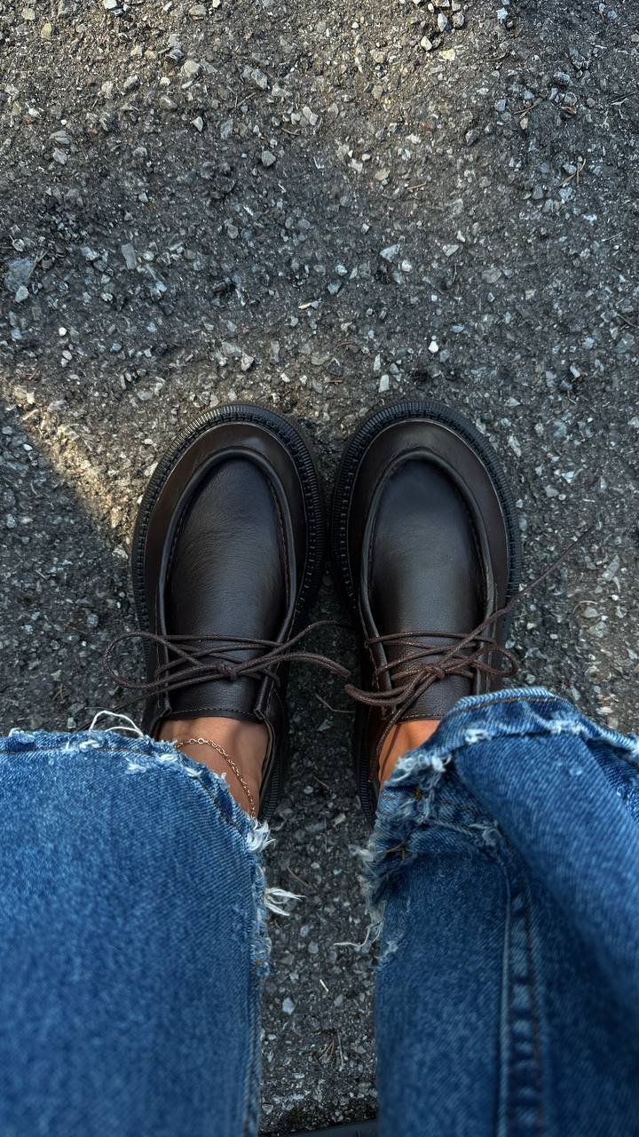 Derby shoes with a cushioned insole - Image 15