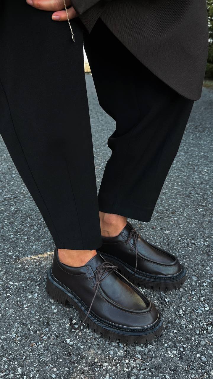 Derby shoes with a cushioned insole - Image 3