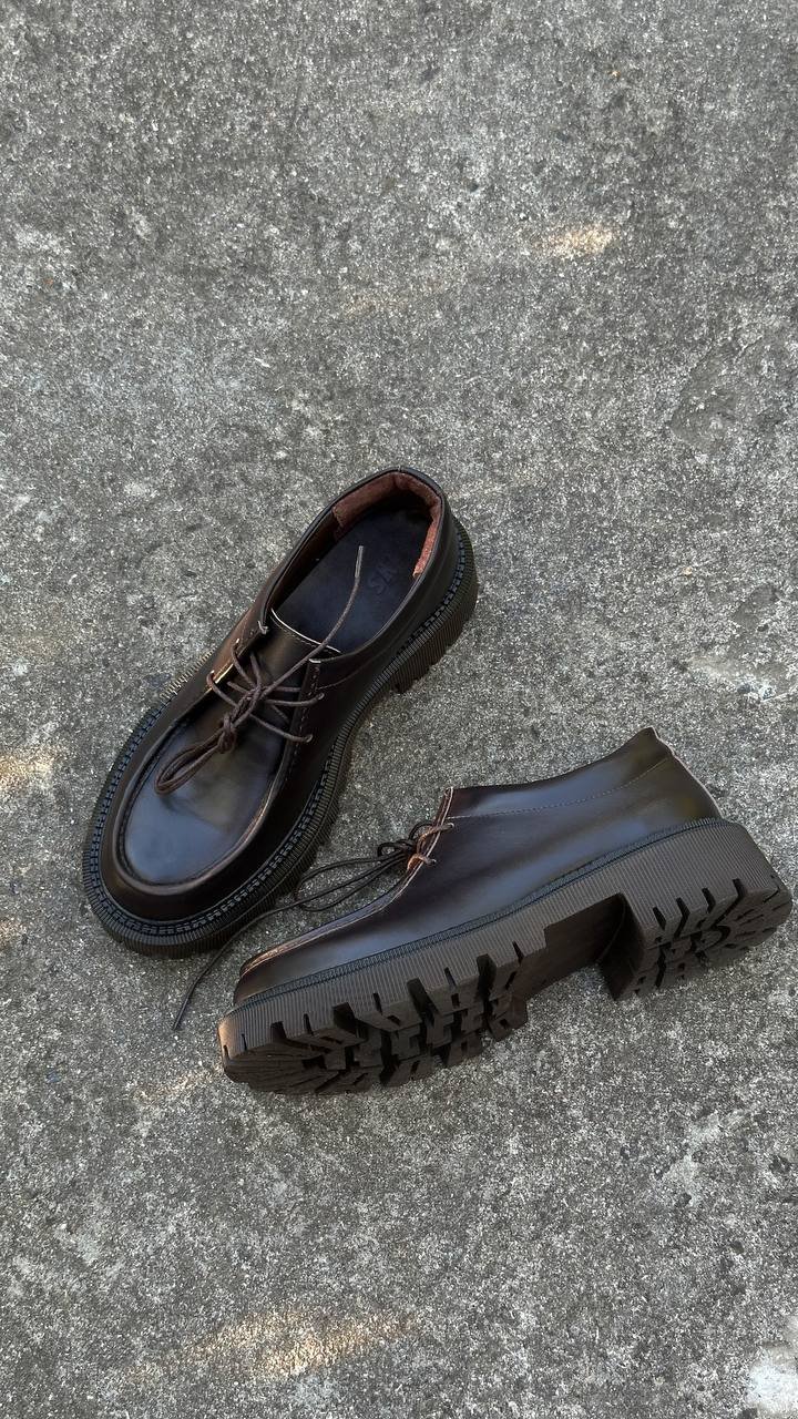 Derby shoes with a cushioned insole - Image 6