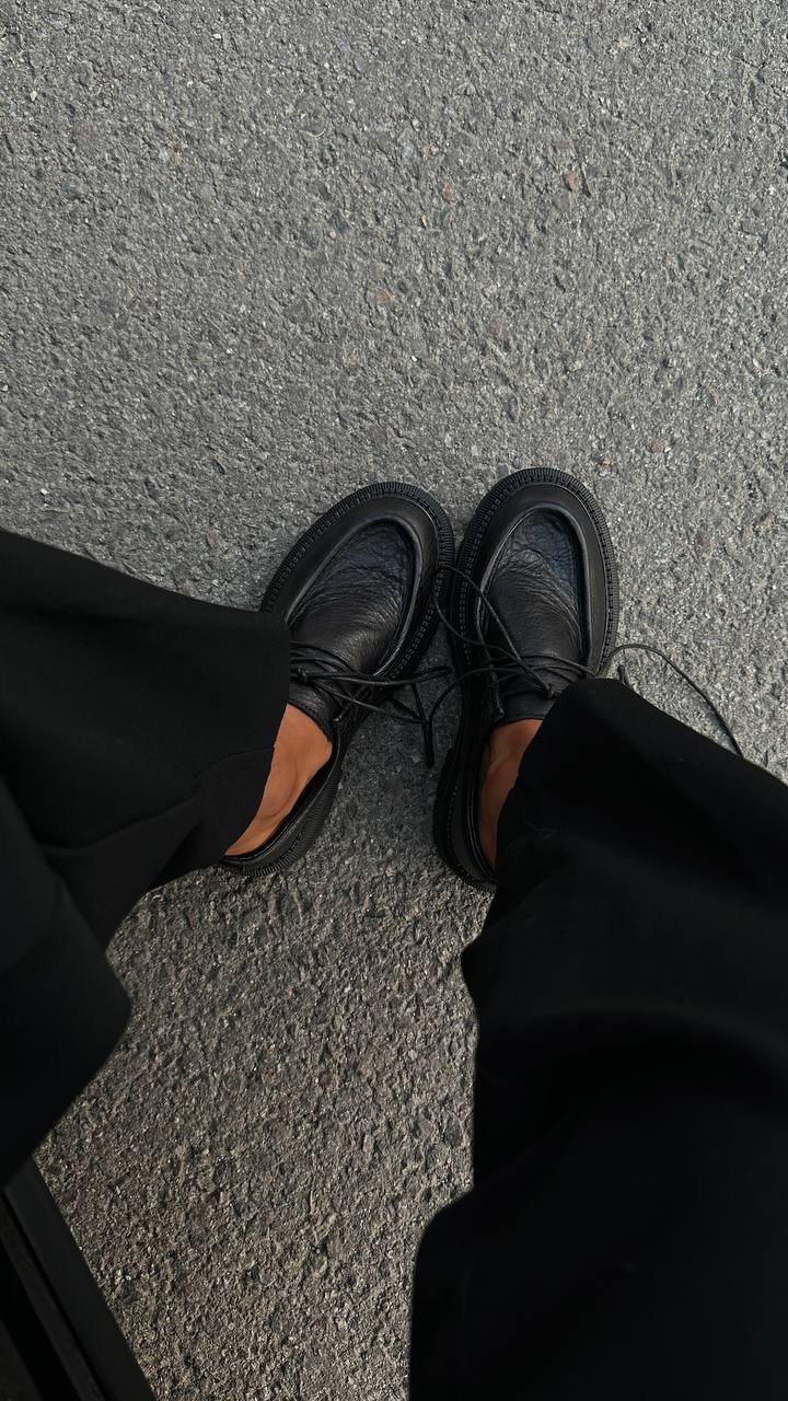 Derby shoes with a cushioned insole - Image 7