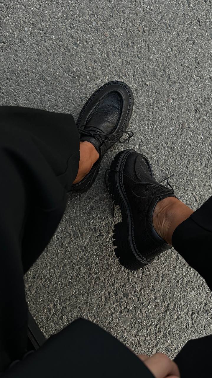 Derby shoes with a cushioned insole - Image 8