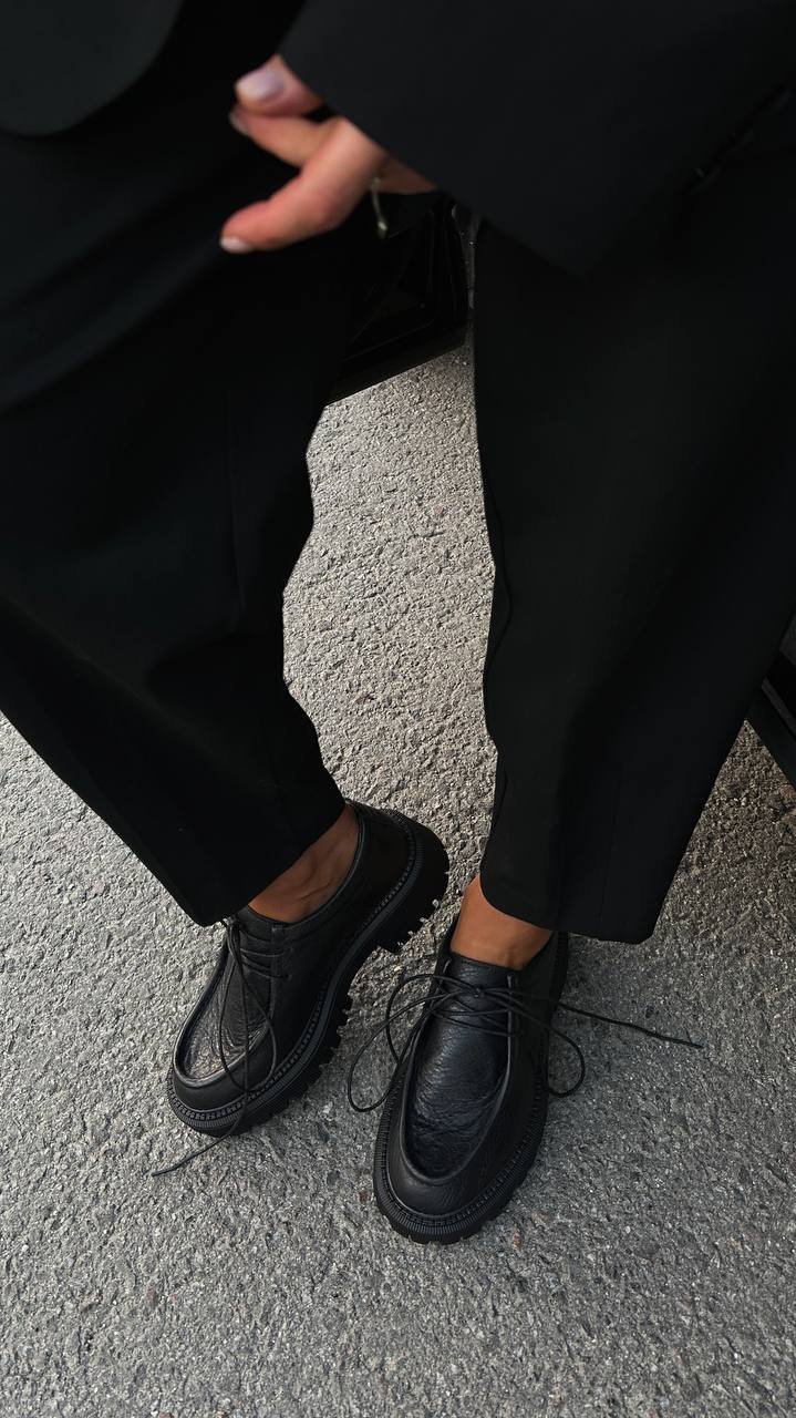 Derby shoes with a cushioned insole - Image 10