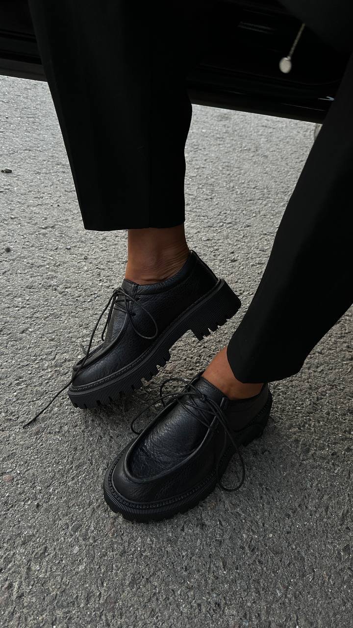 Derby shoes with a cushioned insole - Image 11