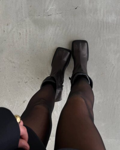 Ankle boots with a wide toe