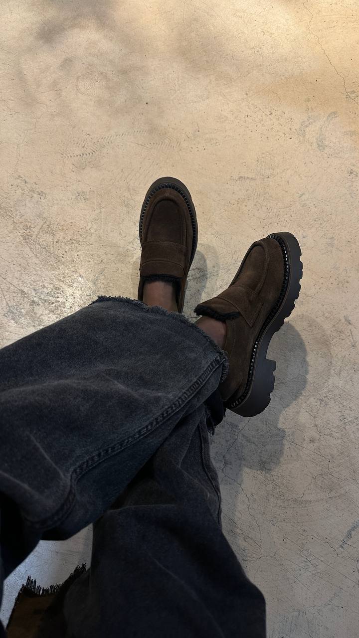 Classic-style loafers - Image 3