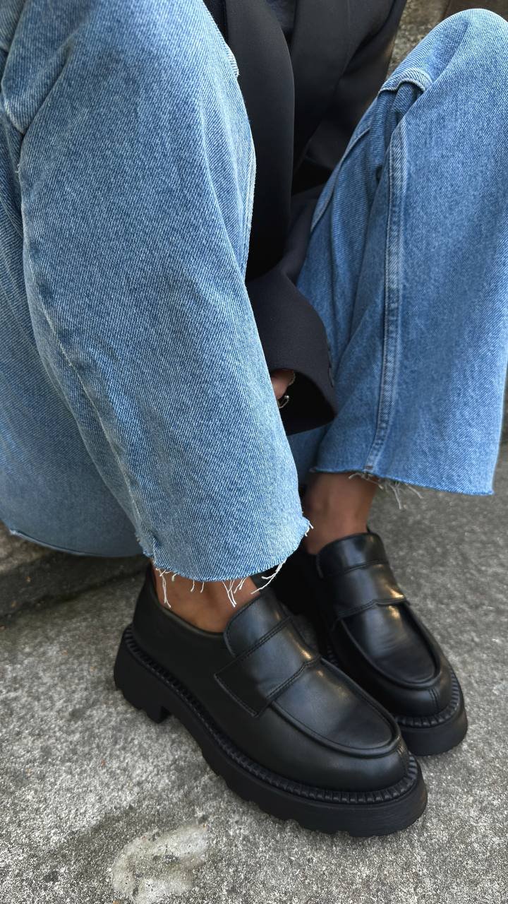 Classic-style loafers