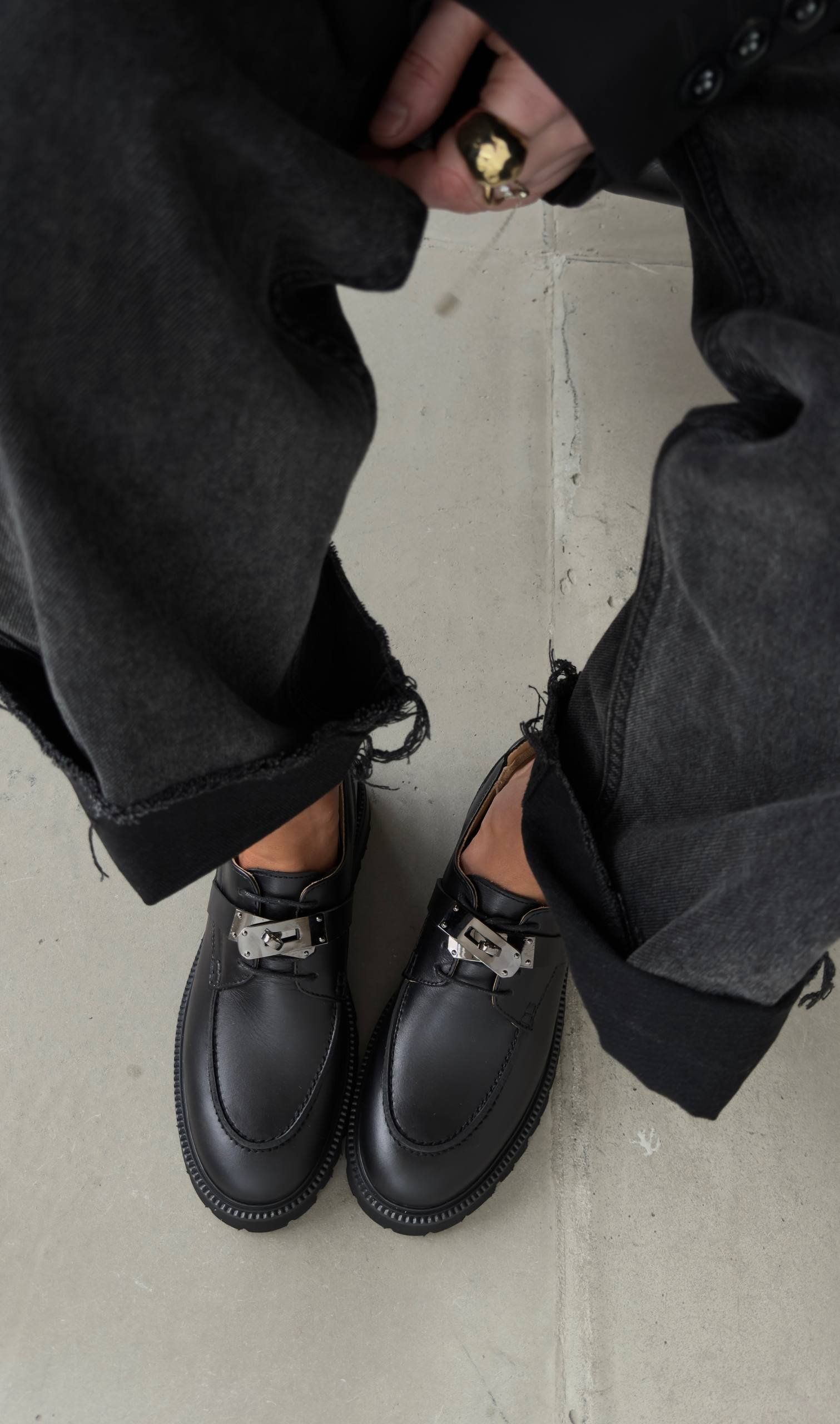 Derby with accent hardware - Image 2