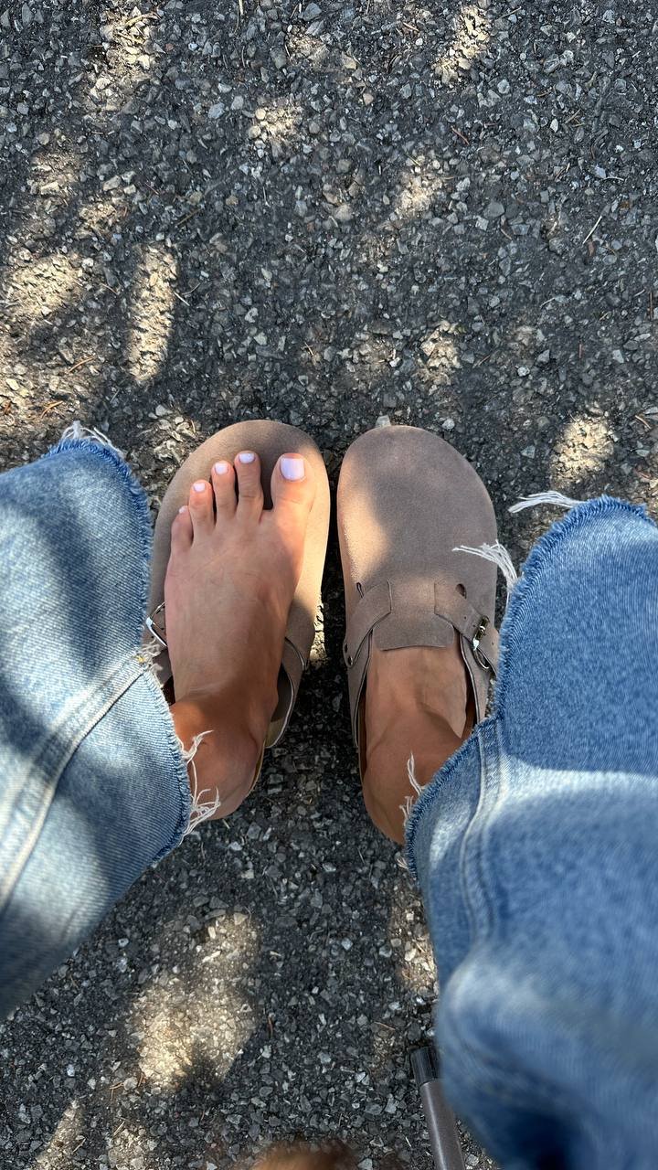 Clogs with orthopedic soles - Image 3