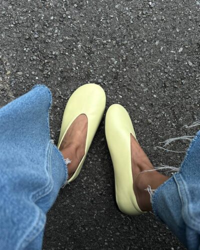 Ballet flats with a classic rounded toe