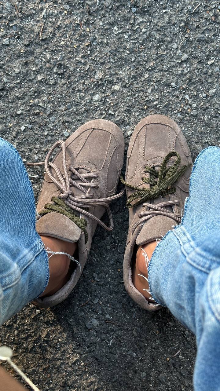 Suede sneakers with accent lacing - Image 2