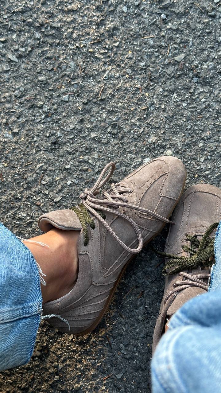 Suede sneakers with accent lacing - Image 4