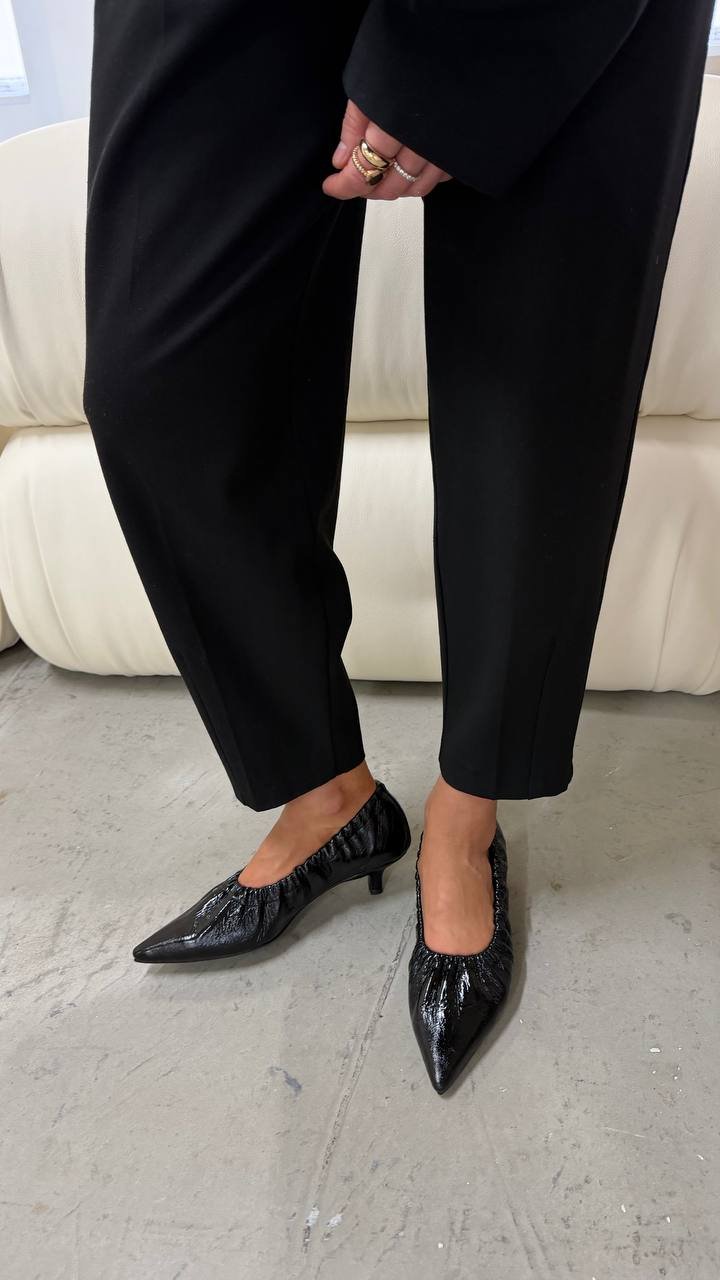 Heels with Elastic Gathered Edge