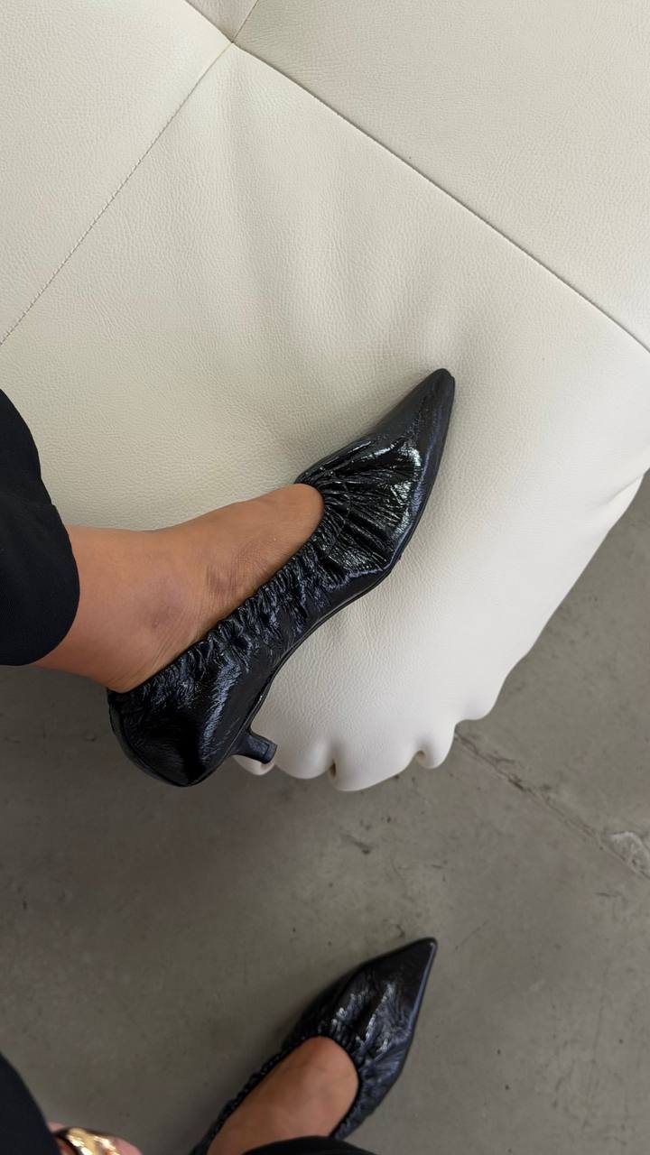 Heels with Elastic Gathered Edge - Image 3