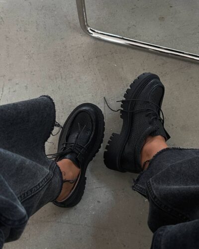 Derby shoes with a cushioned insole