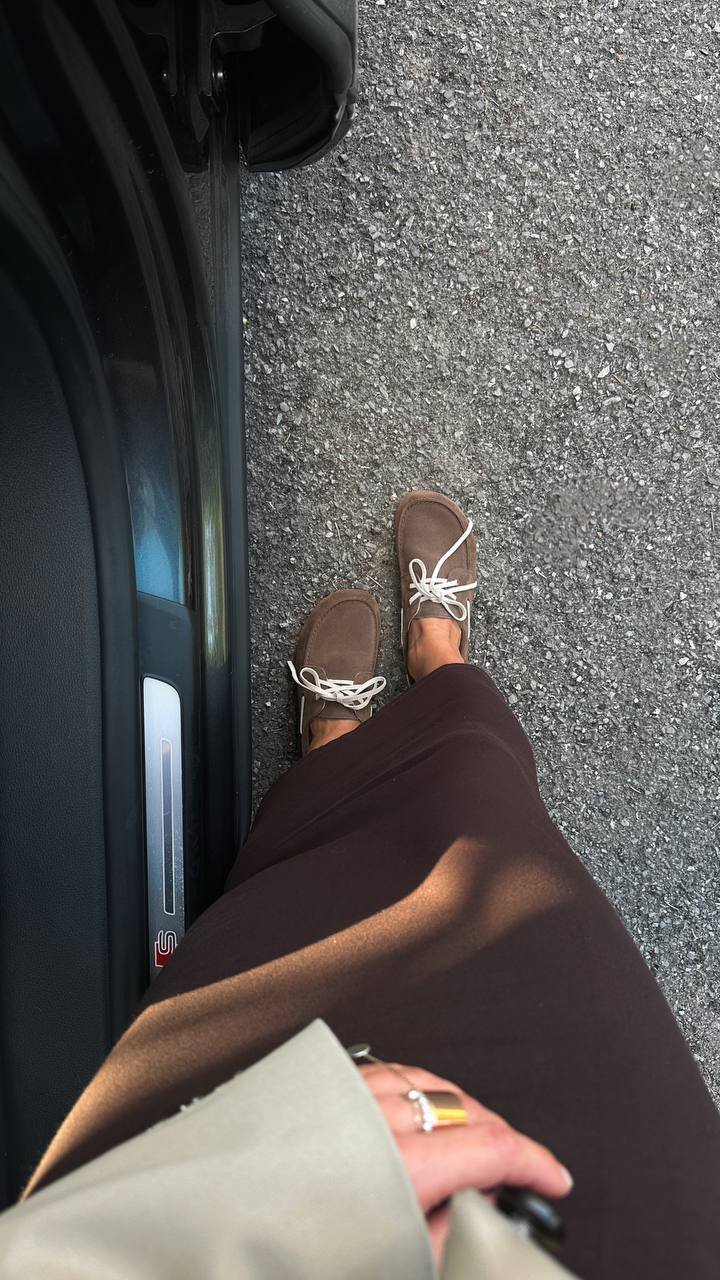 Chocolate-colored and elegant topsiders - Image 3