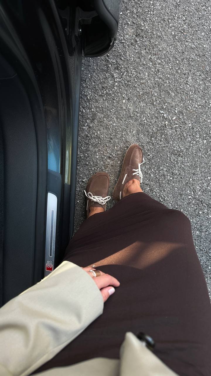 Chocolate-colored and elegant topsiders - Image 5
