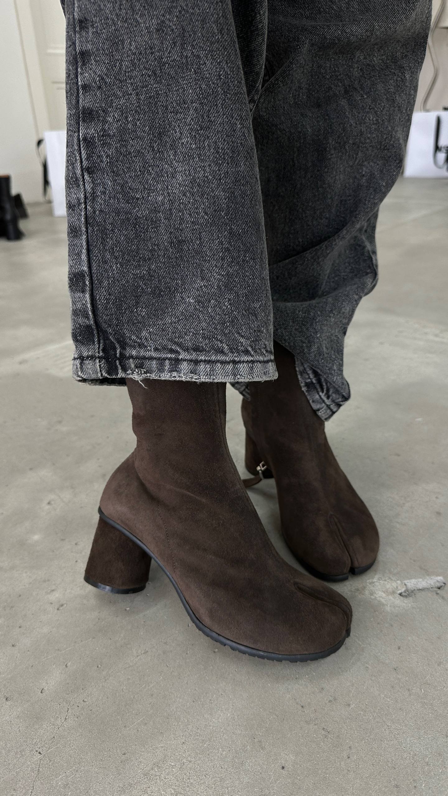 Elegant Tabi ankle boots