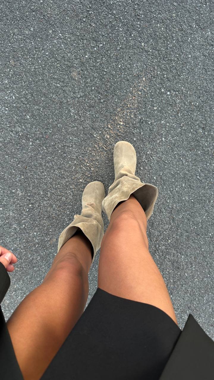 Boots with a trendy wide toe - Image 3