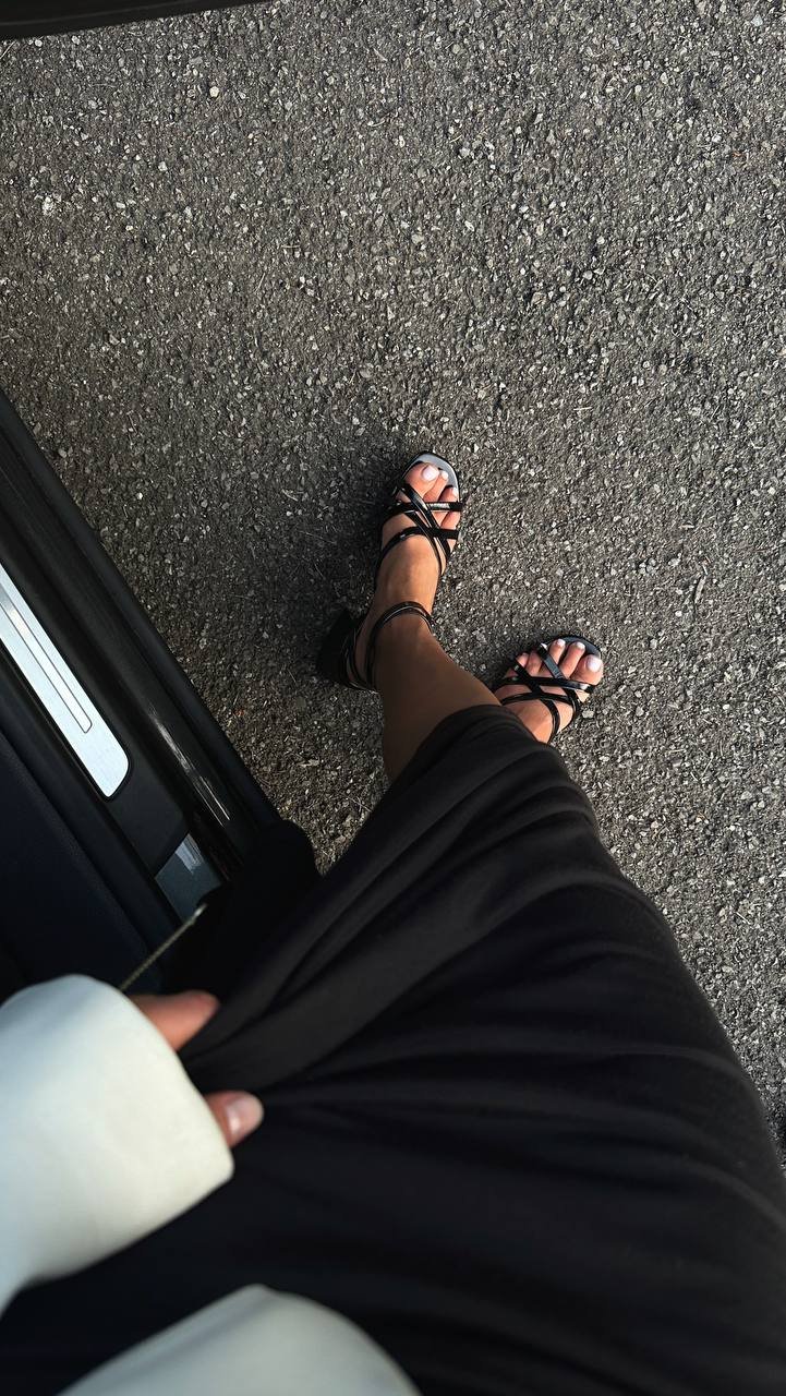 Minimalist sandals - Image 2