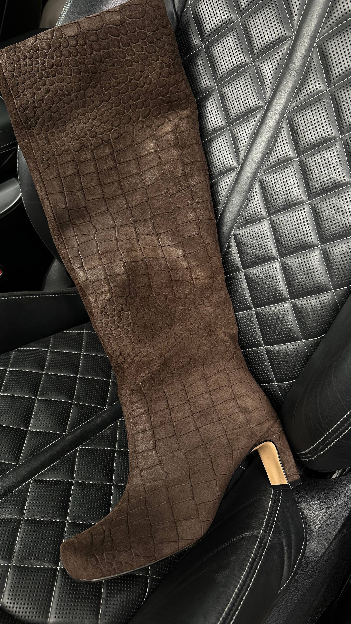 Textured chocolate boots - Image 8