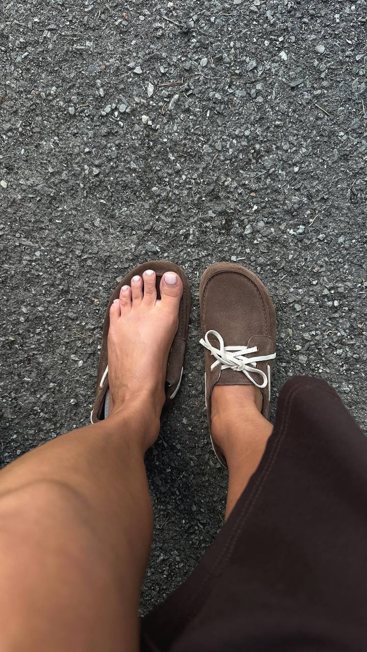 Chocolate-colored and elegant topsiders